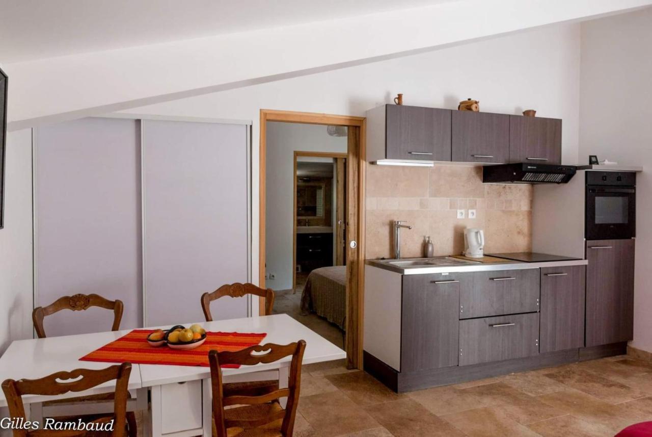 Mas du Kairos - Gite Romarin Venasque Extérieur photo
